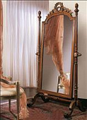 Spiegel carved in walnut gold CEPPI 2104