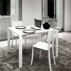 Tables and Chairs Tafel Milo